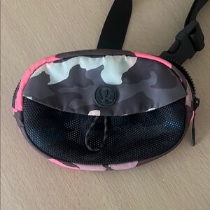 lululemon Everywhere Belt Bag